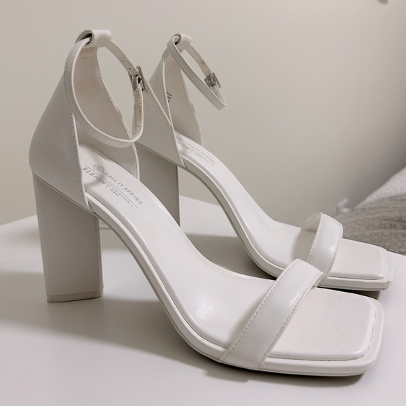 White square toe high heels - Picture 1 of 4